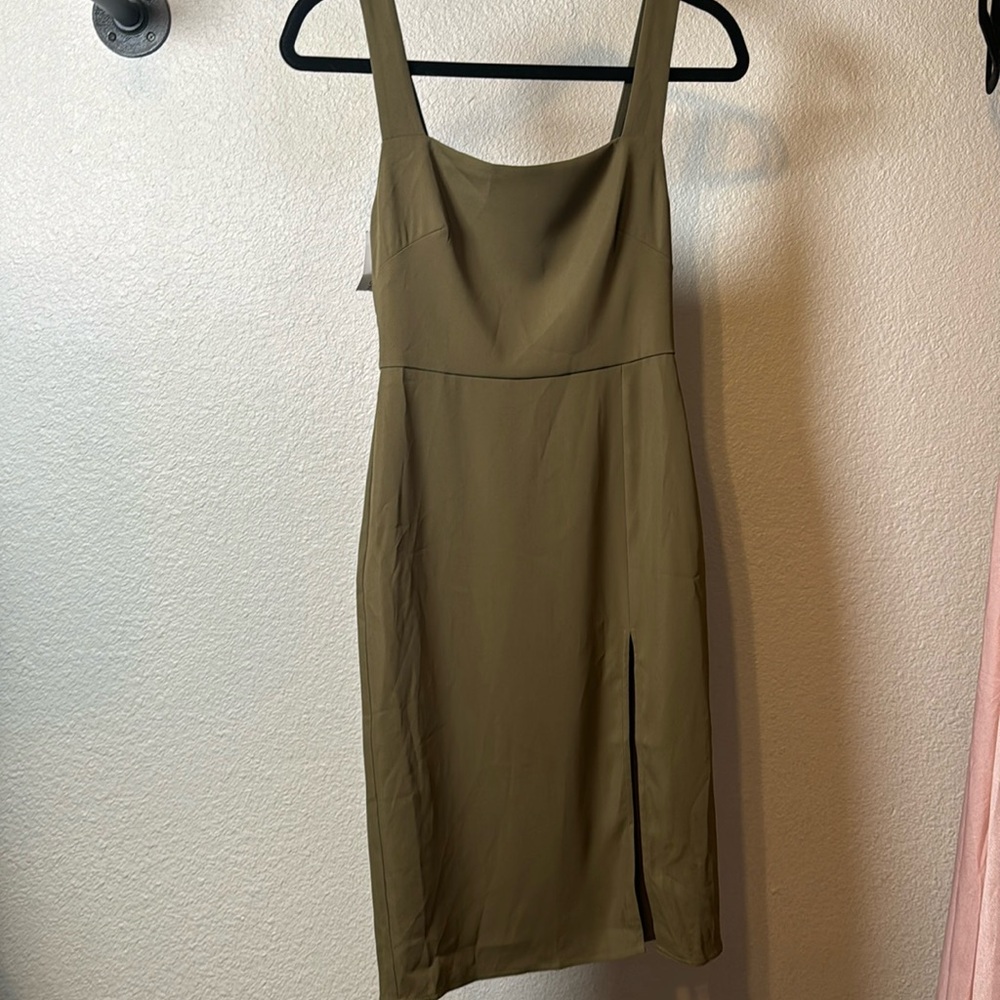 NWT Babaton Aritzia 90s Slit Dress